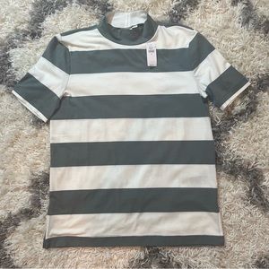 Striped gap top